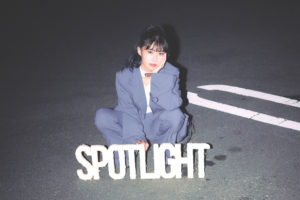 eill、1stアルバム『SPOTLIGHT』から表題曲「SPOTLIGHT」のMVが公開！