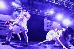 フューチャーベースミュージックを軸に歌い踊るアイドルユニットのCUBΣLIC、結成１周年主催公演でナイトフィーバー!!!!