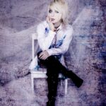 弱い心に寄り添うのがヴィジュアル系の音楽なら、前田愛郎(UNDER FALL JUSTICE)の歌う『遠き思い出』と『離々』も、その言葉を証明する音楽だ。