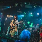 僕らはあの頃のクソガキ（少年や少女）に戻って楽しんでいた。太田家の演奏に乗せ夢中で拳を振り上げ騒いでいた。