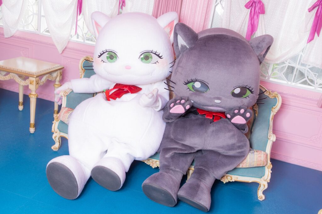 ぶいにゃすやみにゃすアー写-