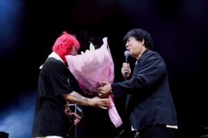 KENZIらしい、はちゃめちゃに祭り上がった還暦を祝うイベントだった。ほんと、けんちゃん!お前って奴は。。KENZI(THE DEAD P☆P STARS/∀NTI FEMINISM)「続･元祖ビジュアル系かまいたちKENZI伝説還暦生誕祭～けんちゃん!お前って奴は。。～」公演レポート。