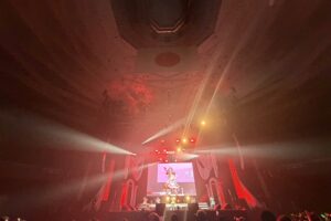 結成13年の絆が武道館で開花！天空音パレードが「天下一武道館」で見せた、神話級の多幸感ステージ。リーダー足森いづみ「今、世界で一番私たちが楽しんでいる！」～大阪駅に42mの巨大広告が登場し話題の5人が、14,501人収容の聖地を感動の渦に巻き込んだ“ジーザスサウンド”を最速レポート～