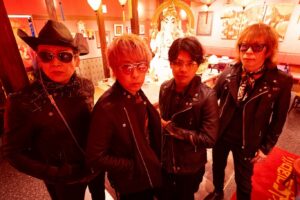 SOPHIAの豊田和貴や元STRAWBERRY FIELDSのSEISHIROもメンバーのCINNAMON‘S GOD。スパイシーでエキゾチックでカレー（華麗）な音の香りを放つ、彼らの最新作『Red Hot Baby』が誕生!!!