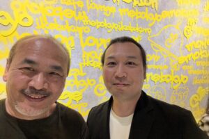 音楽業界の目利き・烏丸哲也×金子正男、新番組が始動！5/19(火)20時、異例の「3話一挙公開」で全貌解禁〜「火曜の夜は裏話」を新習慣に。著名アーティストとの秘話からAI音楽論まで、エンタメの真髄を語り継ぐ〜
