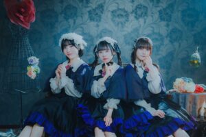 華やかなロリータファッションで歌い、舞い躍る姿も、とってもチャーミング。「ロリータの物語を紡ぐ、KAWAII 歌劇団」ことEllememeが主催した、三部作公演の模様をレポート!!!